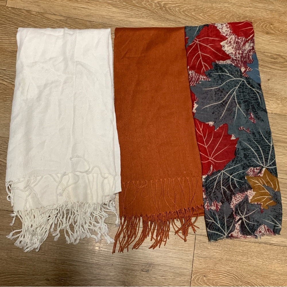Large 3 scarves lot